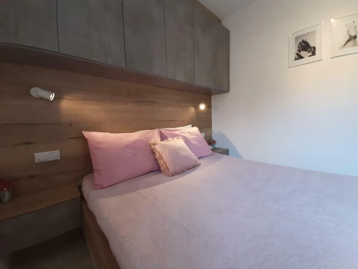 זאדאר Apartment Green Oasis