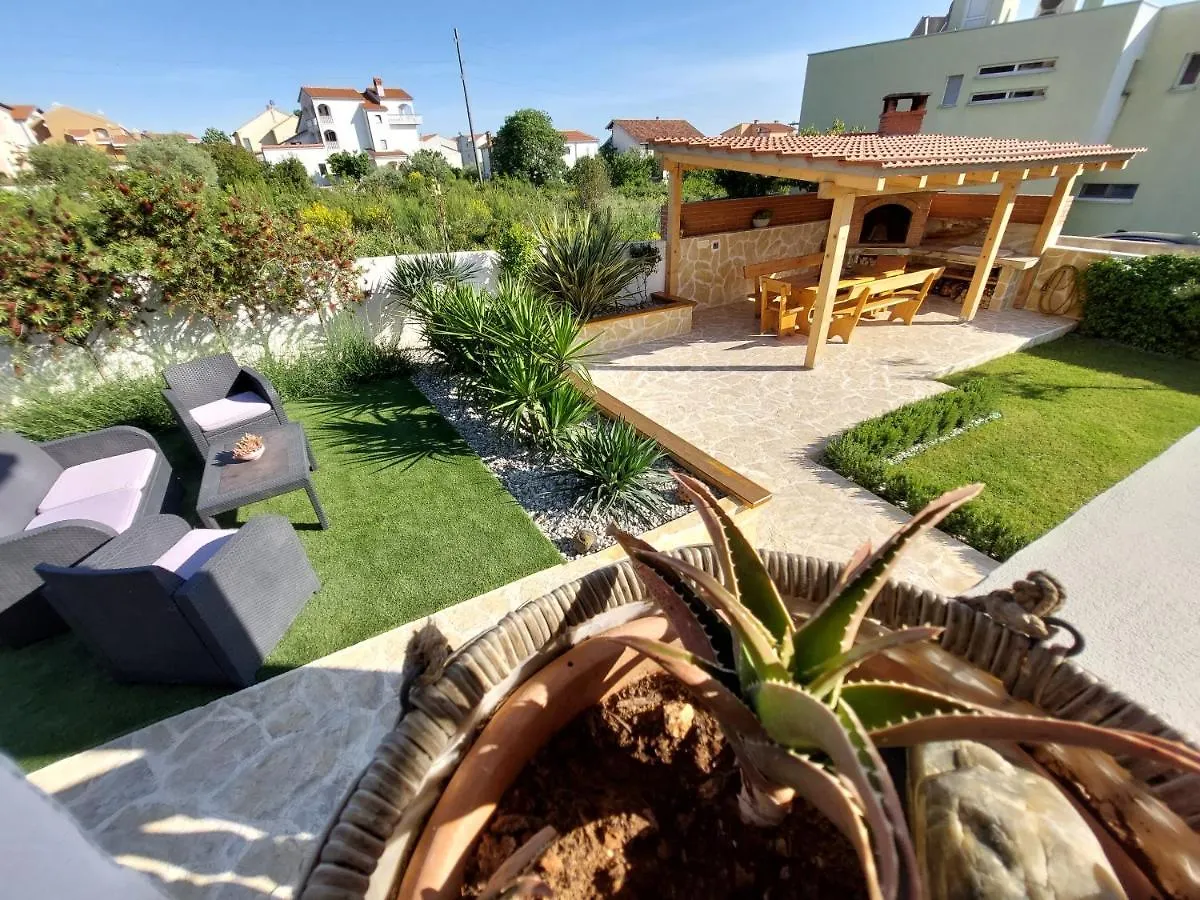 Apartment Green Oasis زادار كرواتيا